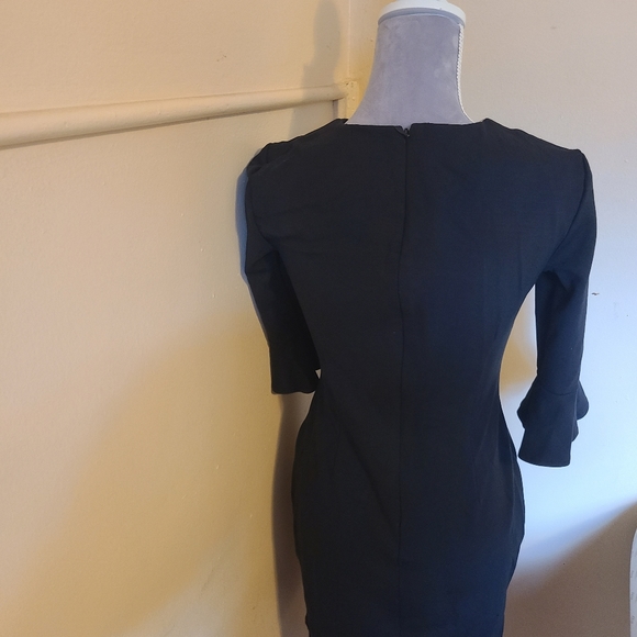 Ladies dress - Picture 3 of 4